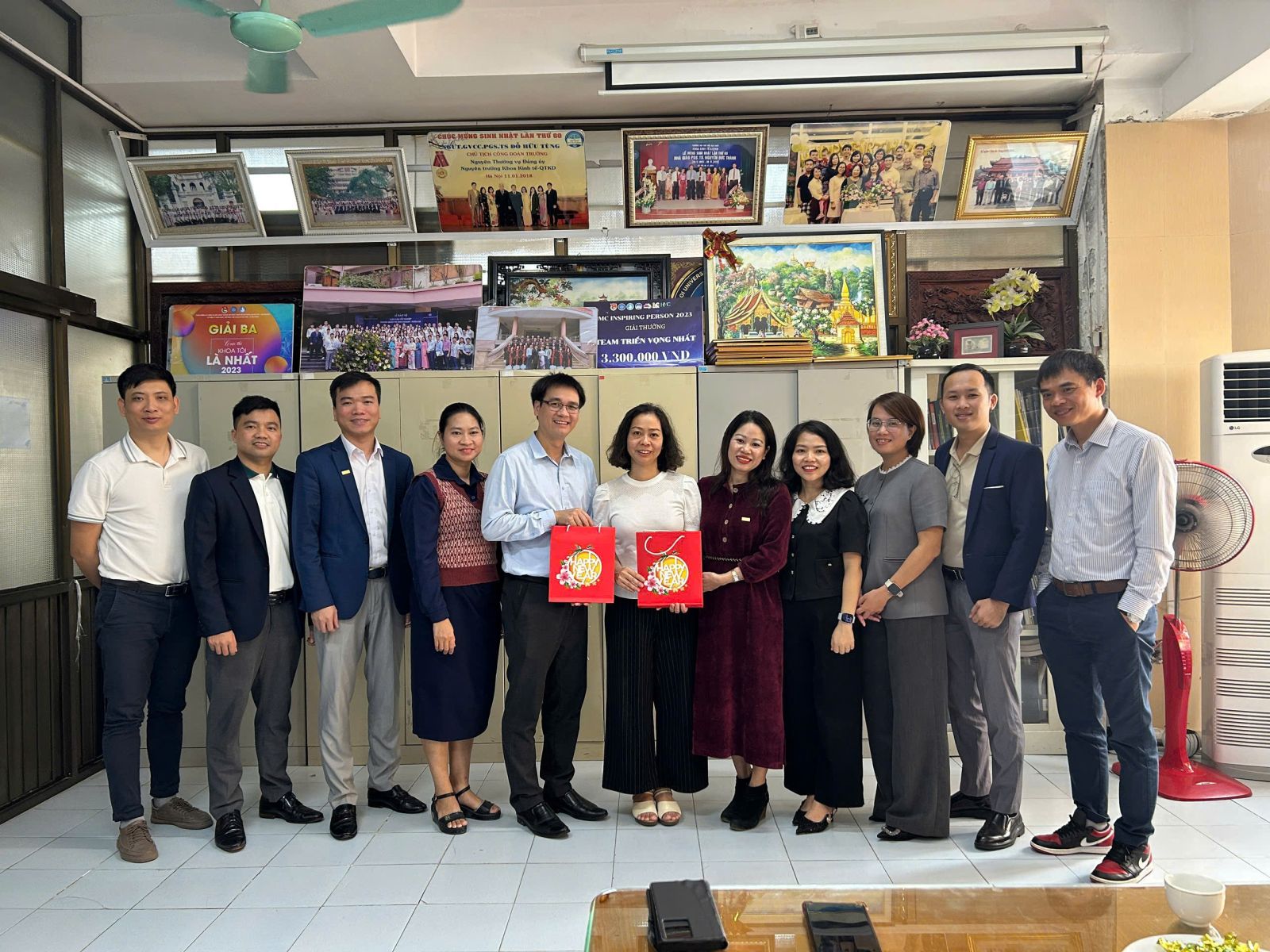 Tổng kết TUẦN LỄ THỰC CHIẾN tại Khoa Kinh tế và QTKD, Trường Đại học Mỏ - Địa chất